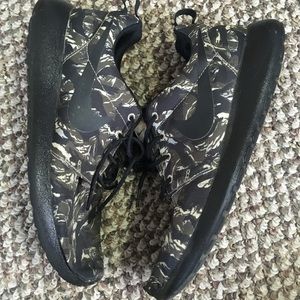 Men Nike Camo